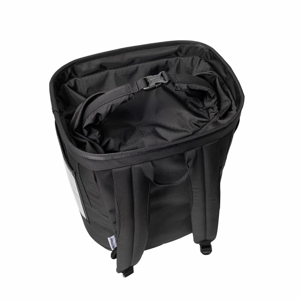 A black carry bag.